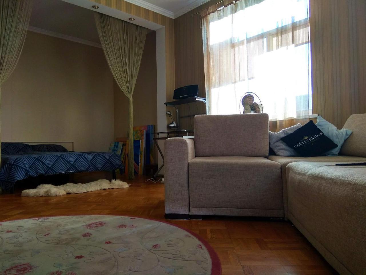 Alabama Mama Daire Kiev Dış mekan fotoğraf